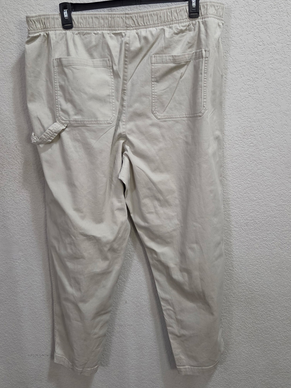 Old Navy Men's Cargo Pants in Cream